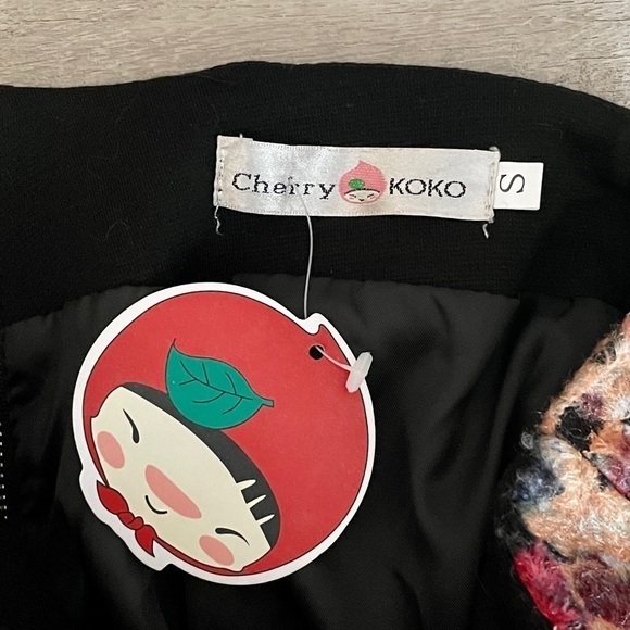 🌺 Cherry KOKO Floral Rose Fuzzy Mini Skirt NWT Size S - Picture 6 of 8